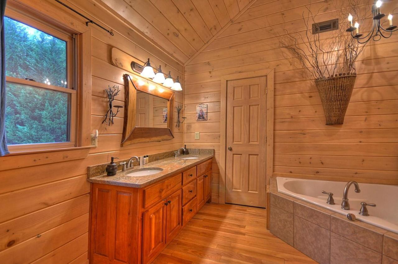 Aska Adventure Lodge Blue Ridge Exterior photo